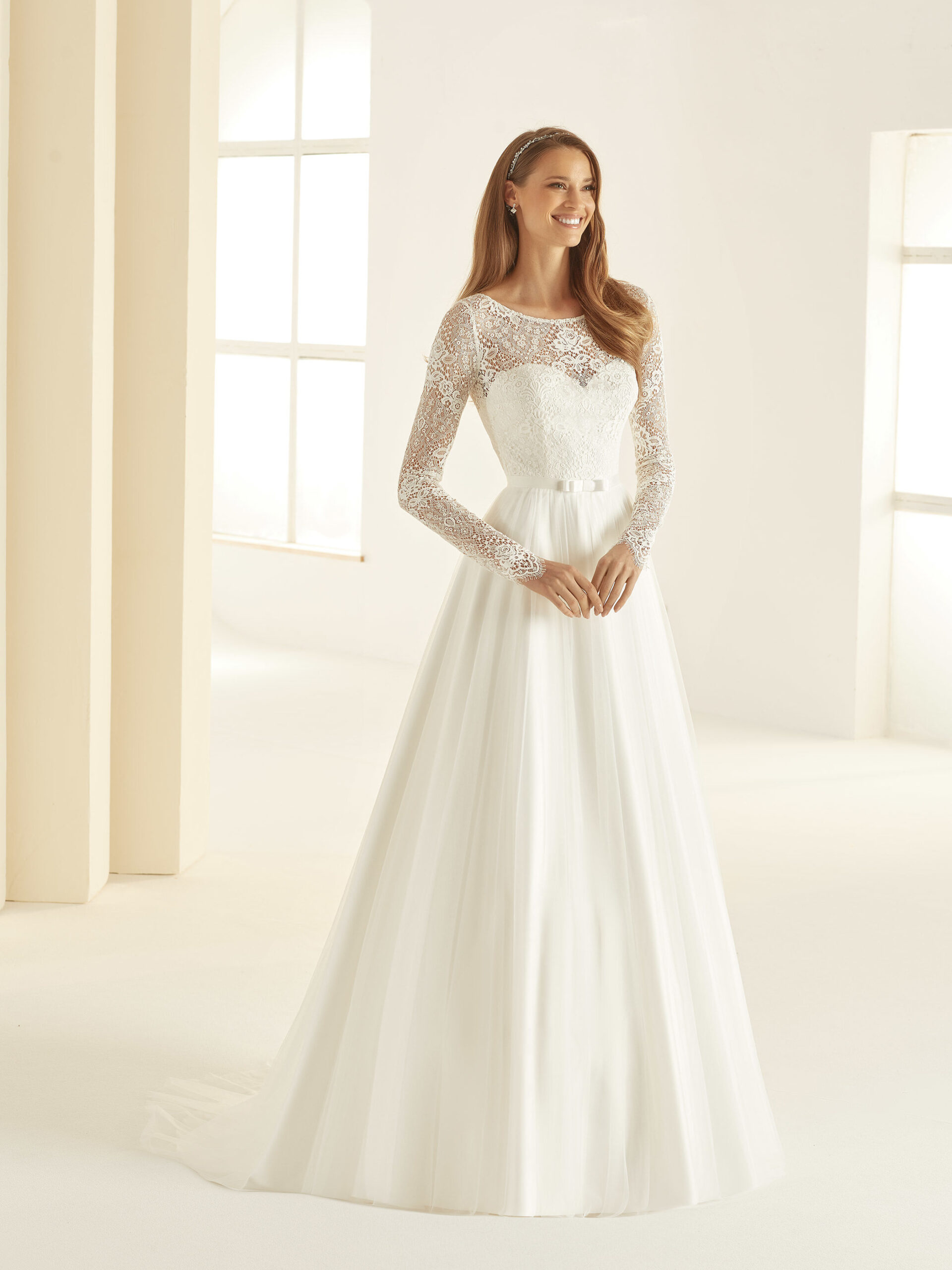 bianco-evento-bridal-dress-daniela-_1__2 (1)